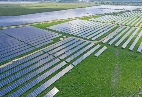 Incendie dans un parc photovoltaïque dans les Landes
